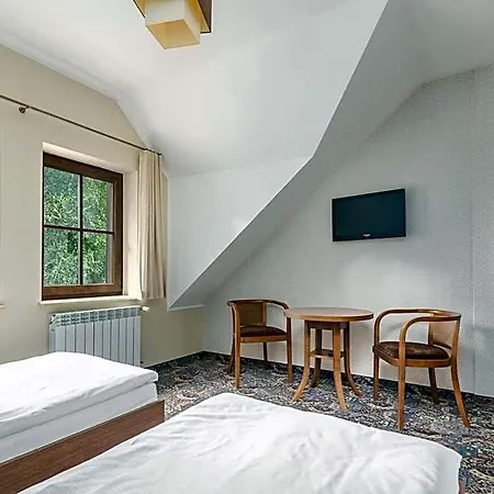 Otel Osada Grzybowski Mlyn *